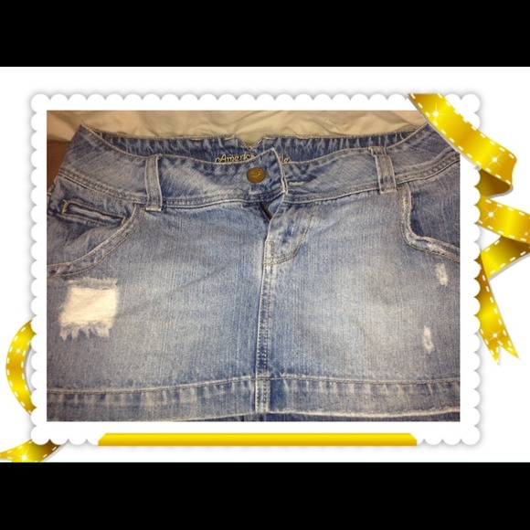 American Eagle slightly distressed mini sz 9🌟