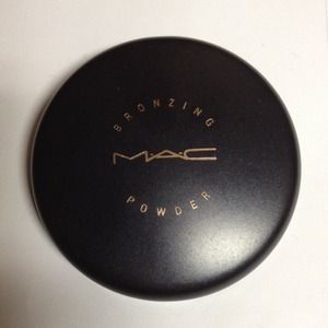 MAC Bronzing Powder in Refined Deeper Bronze