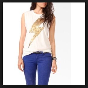 ⚡️Lightening Bolt tee. ⚡️