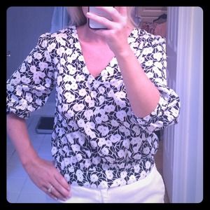 REDUCED! Anthropologie floral top w/ button detail