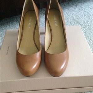 *New* Light brown heels