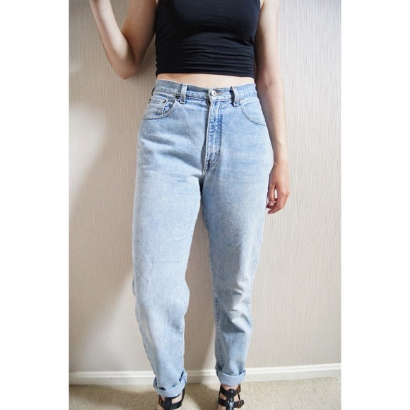 90's inspired "Limited" high-waisted slouchy jeans
