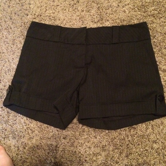 BLACK DRESS SHORTS