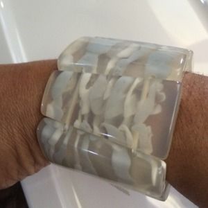 Cute White /Grey Tones Acrylic Stretch Bracelet !