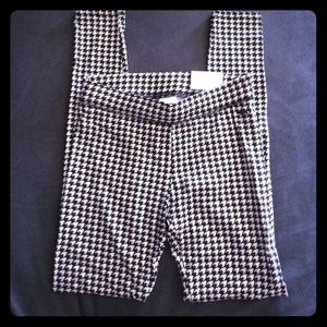 Victoria's Secret houndstooth leggings