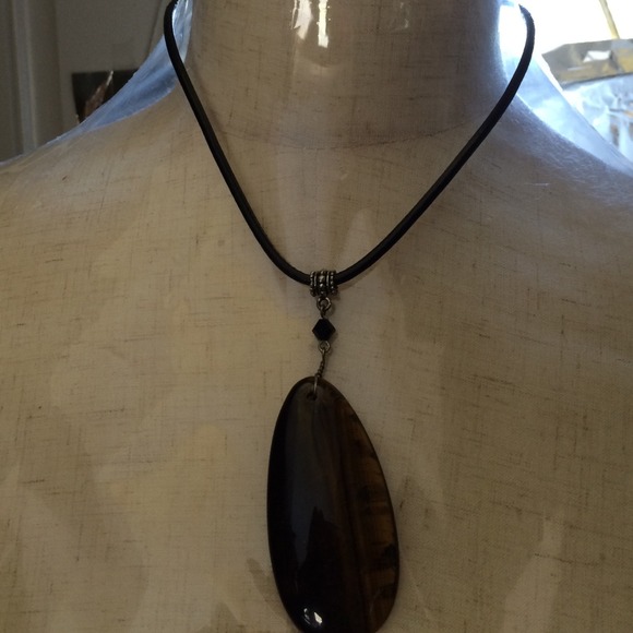 🎁 Oval Gemstone Necklace!