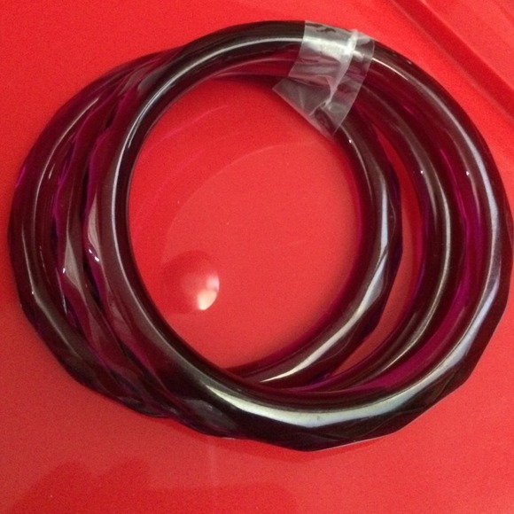 $5! 🚫Must Bundle (3) $5 items to get deal!🚫3- PC Purple Bangles!! - Picture 2 of 2