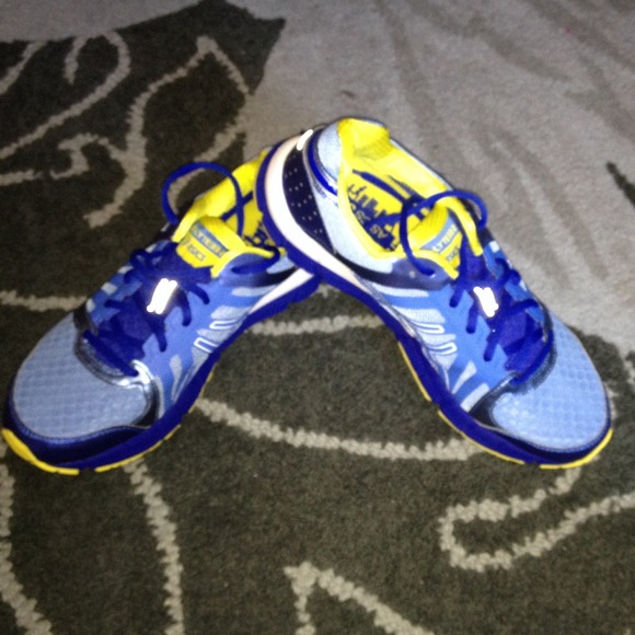 Asics shoes sz 10