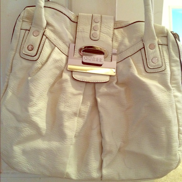 Guess Purse!! - Picture 1 of 1