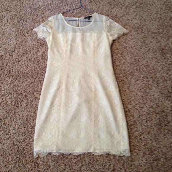 Lace ivory dress - Picture 2 of 4