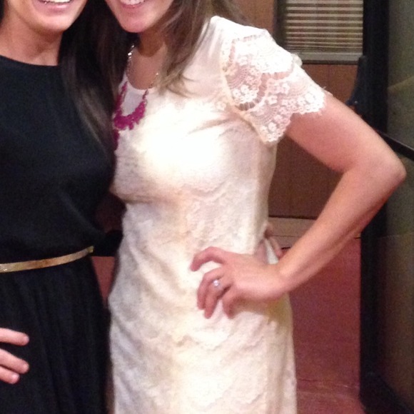 Lace ivory dress - Picture 3 of 4