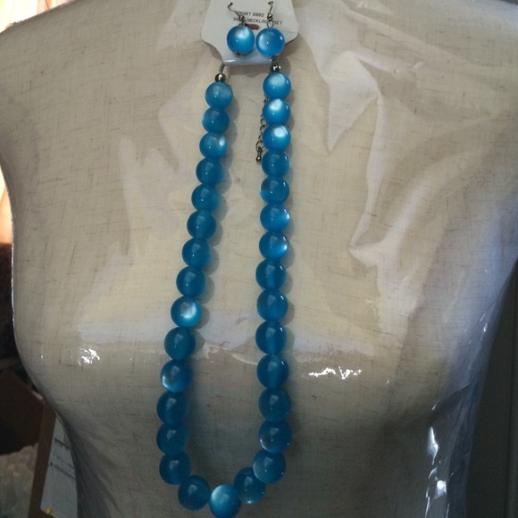 Teal Ball Necklace Set! - Picture 2 of 3