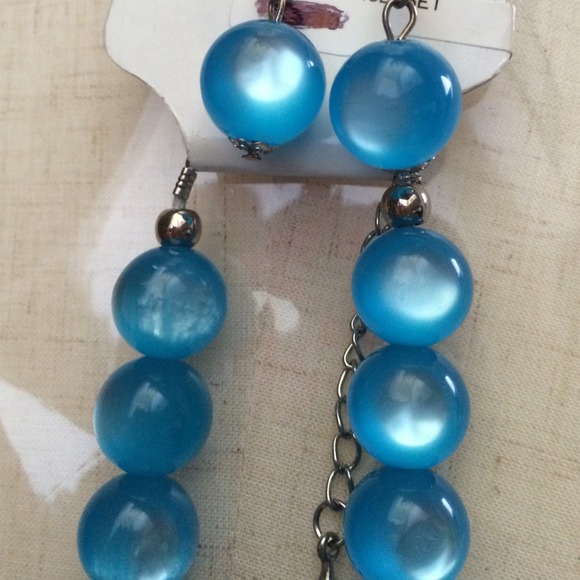 Teal Ball Necklace Set! - Picture 3 of 3