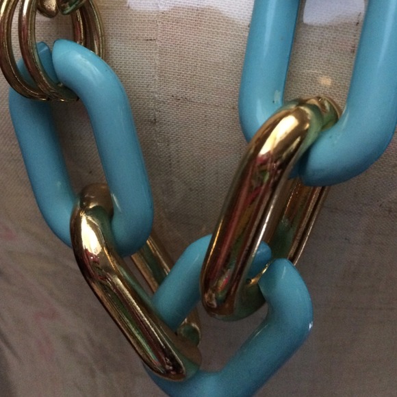 Lt. Blue Chain Necklace Set! - Picture 3 of 3