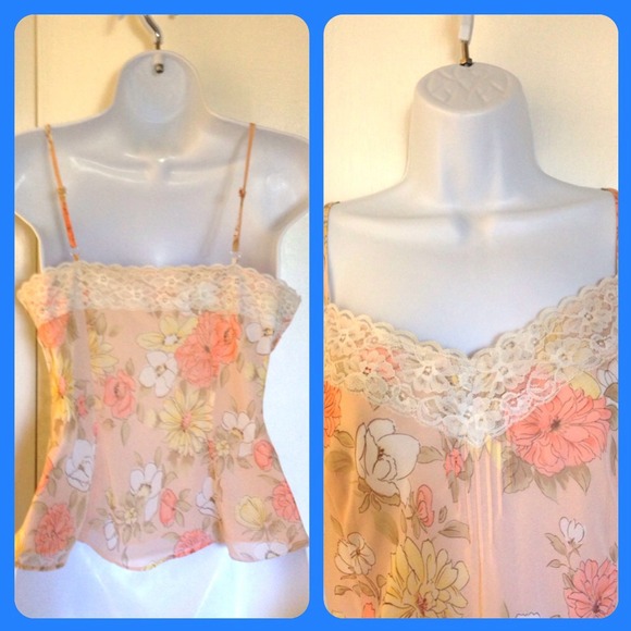 💕HP💕 LOFT Floral Top - Picture 2 of 4