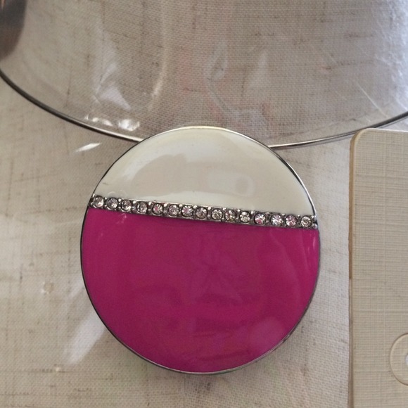 Hot Pink & White Oval Necklace Set! - Picture 2 of 3