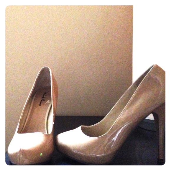 Sophisticated Tan Patent 4" Pumps