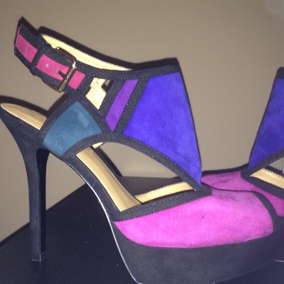 Nine West Chic 4" Peeptoe Colorblock Suede Pumps!