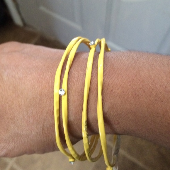 $5! 🚫Must Bundle (3) $5 items to get deal!🚫4- PC Yellow Bracelet Set!