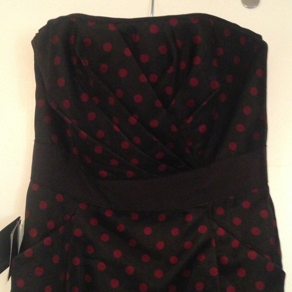 White House Black Market Dresses & Skirts - NWT White House Black Market Strapless Dress