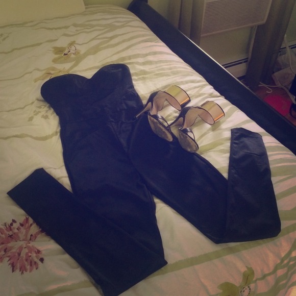 Bebe Jumpsuit- Size 4- Non Stretch Material