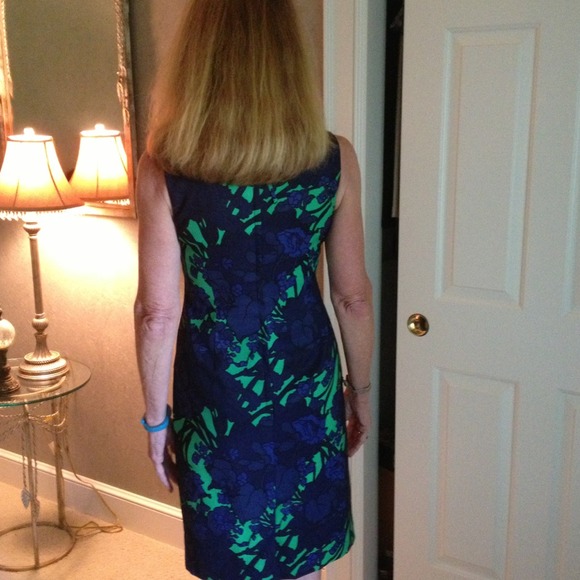 Kay Unger New York dress. - Picture 2 of 3
