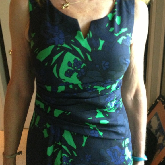 Kay Unger New York dress. - Picture 3 of 3