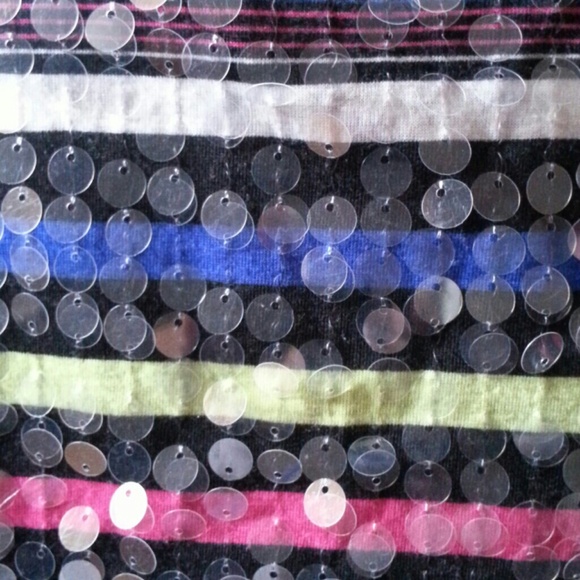 Top - Picture 2 of 2