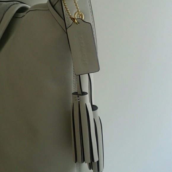 Price Cut! Large Authentic Coach Bag - Picture 2 of 6