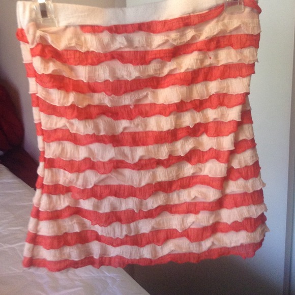 peach/creme strapless top
