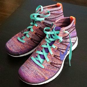 NEW Nike Men's Flyknit Chukka Sz 8 Burgundy