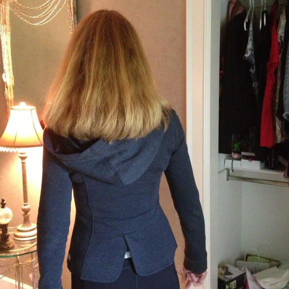 Hooded jacket. - Picture 2 of 3