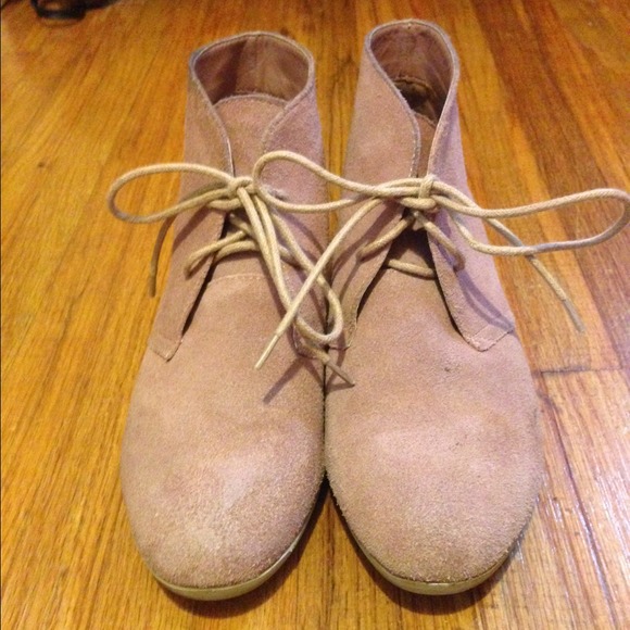 Mossimo Supply Co. Boots - Light Pink Chukkas size 8