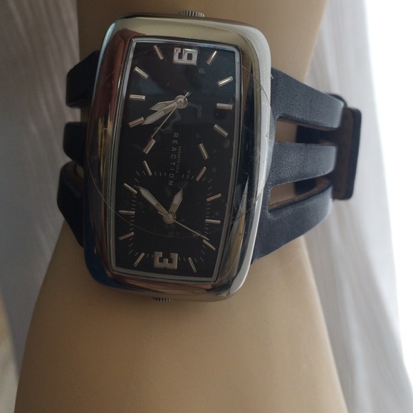 Kenneth Cole Watch - Picture 3 of 3