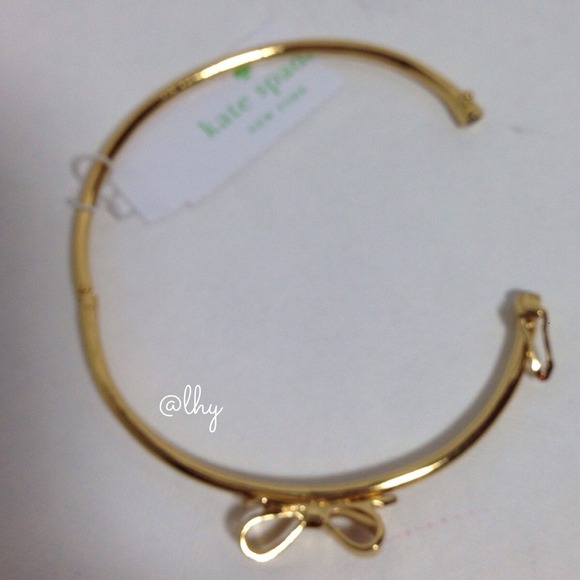 ❌SOLD❌KATE SPADE SKINNY BOW HINGE BANGLE BRACELET - Picture 4 of 4