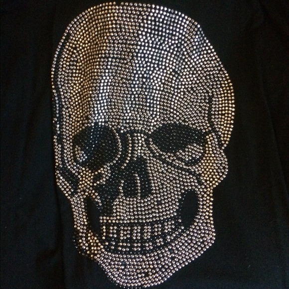 💀Black and sliver skull shirt💀
