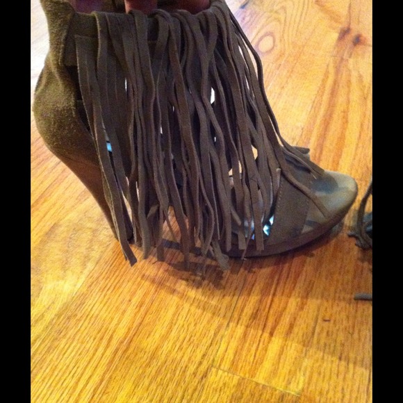 Suede brown fringe heels