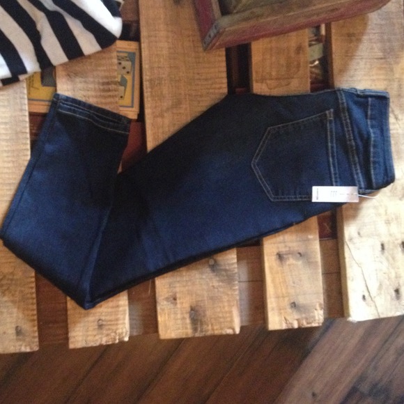 Size 6 dark blue skinny jeans new with tags