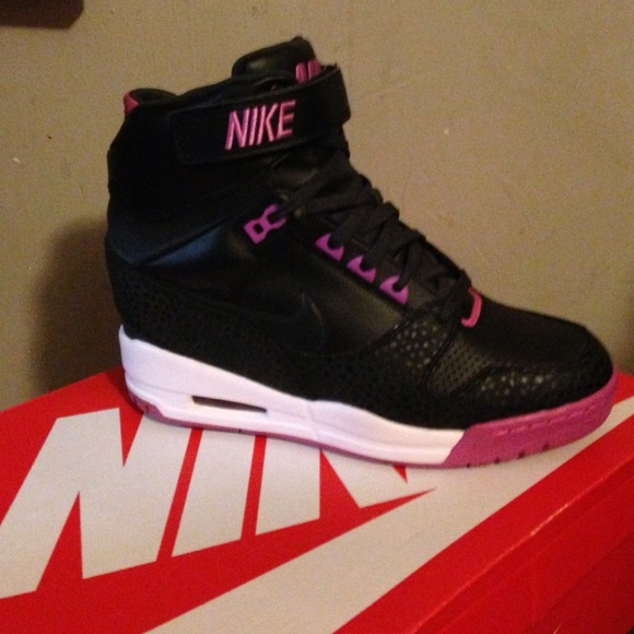 REDUCED💟⚫️NIKE Air Revolution SKY HI⚫️💟Orig.Box