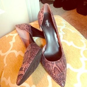 Snakeskin pink heels