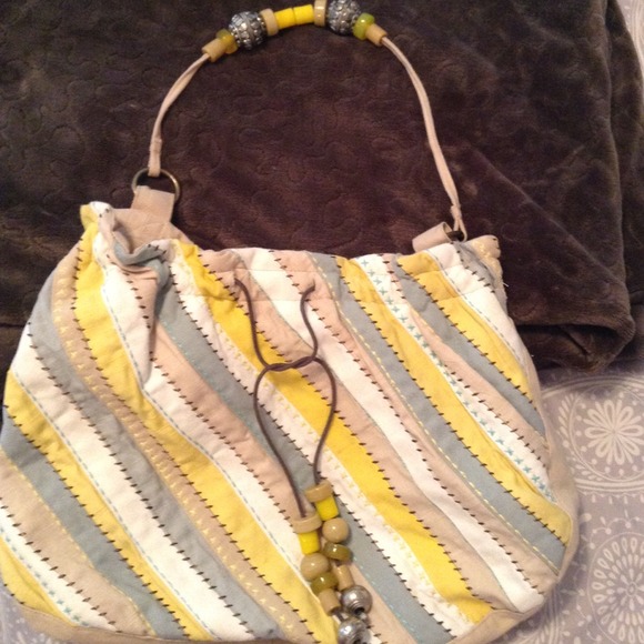 Trendy Handbag - Picture 2 of 4