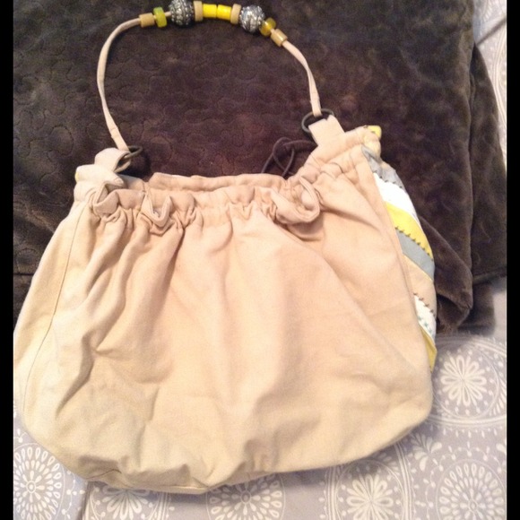 Trendy Handbag - Picture 3 of 4