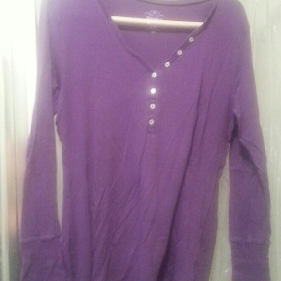 Old Navy Tops - Gifted