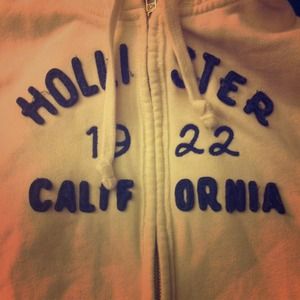 Hollister hoodie 💜
