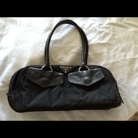 Great PRADA handbag. - Picture 1 of 4