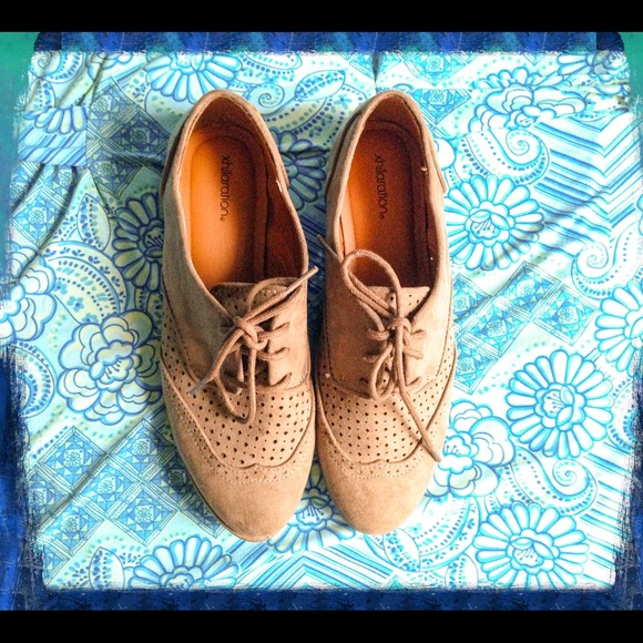 Perforated Wingtip Oxfords, Size 7