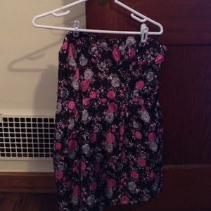 Floral strapless dress with black belt