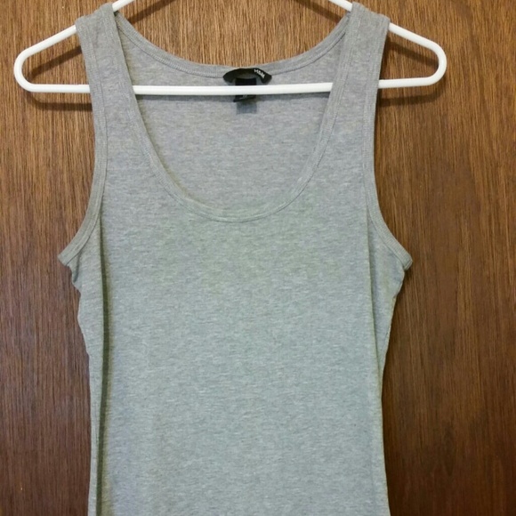 H & M grey tank top