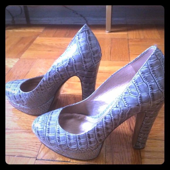 BCBGeneration Croc embossed platform pump