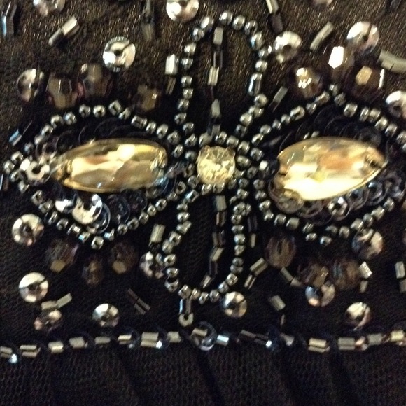 🔳Layered▪️Ombré▪️Short▪️Formal🔳 - Picture 2 of 3